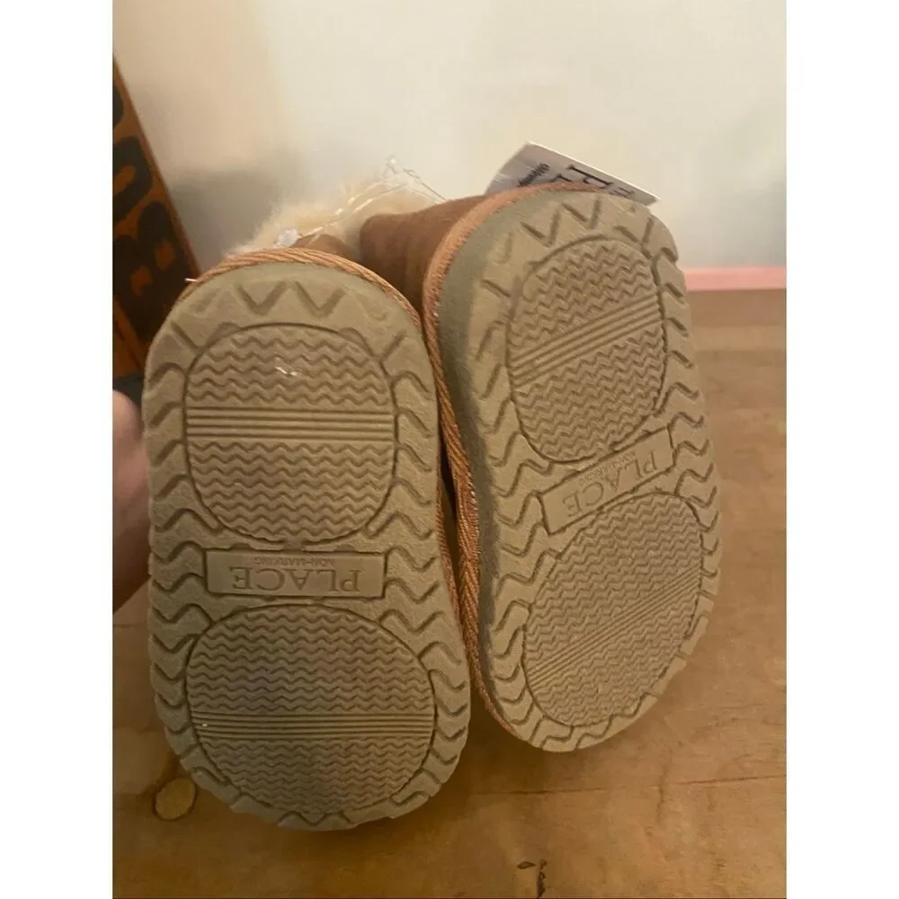 The Children’s Place size 4 NWT baby toddler Girls Buckle Faux Fur Boots Tan